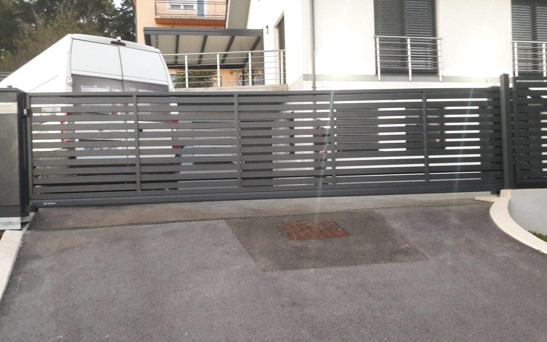 Drsna dvoriščna vrata – Maribor