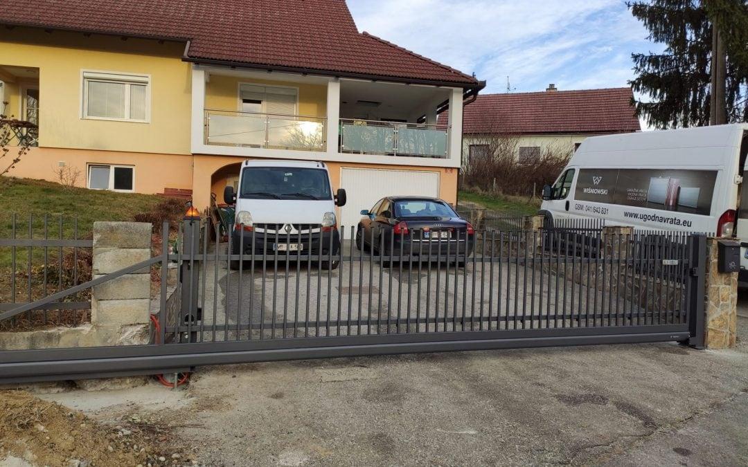 Drsna dvoriščna vrata – Šentilj