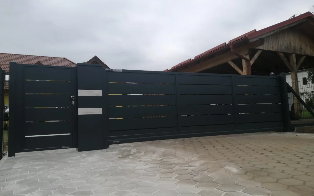 Drsna dvoriščna vrata Modern, AW. 10.228 – Fram