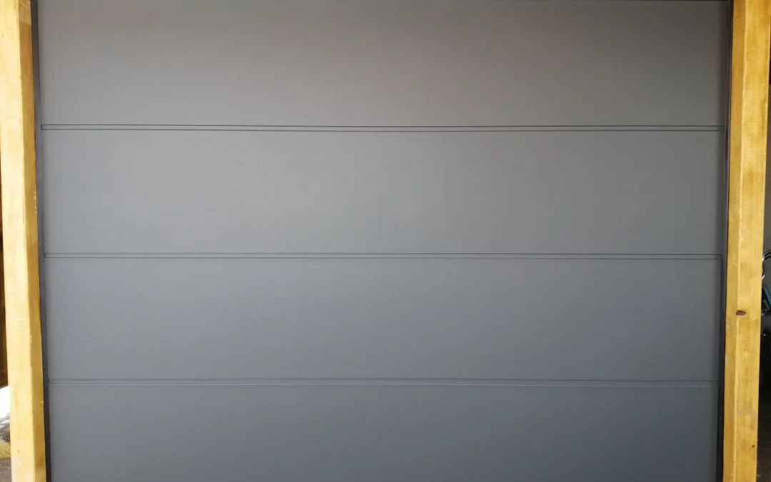 Sekcijska garažna vrata UniPro SNP – Maribor