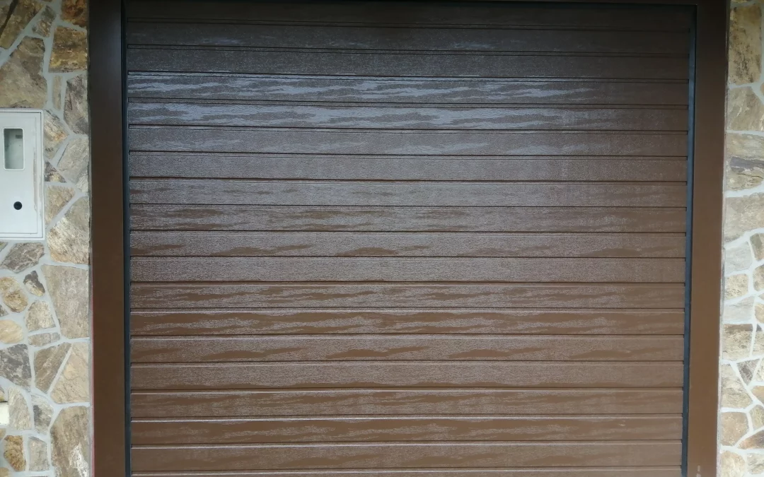 Sekcijska garažna vrata UniPro SNP – Slovenska Bistrica