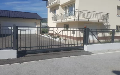 Drsna dvoriščna vrata – Slovenska Bistrica
