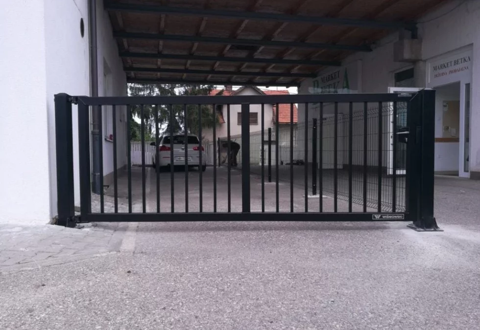 Dvokrilna dvoriščna vrata – Maribor