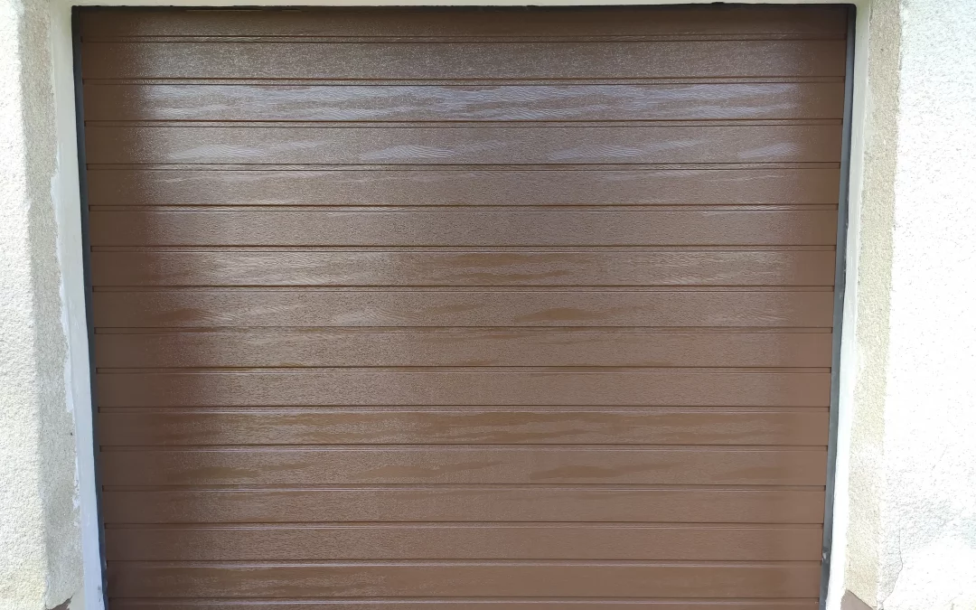 Sekcijska garažna vrata UniPro SNP – Slovenska Bistrica