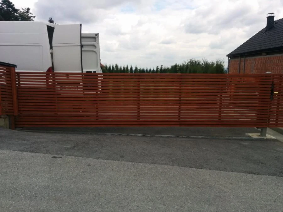 Drsna samonosna vrata – Radizel