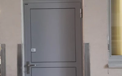 Enokrilna kovinska vrata – Maribor