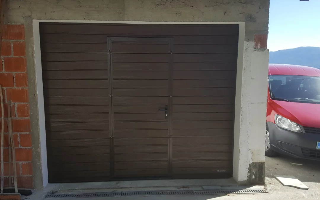 Sekcijska garažna vrata UniPro – Oplotnica