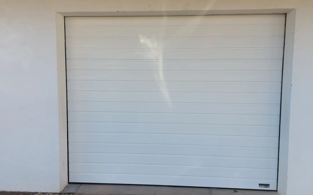 Sekcijska garažna vrata UniPro SNP – Maribor