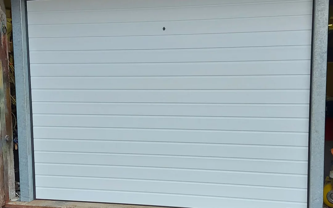Sekcijska garažna vrata UniPro SNP – Jarenina