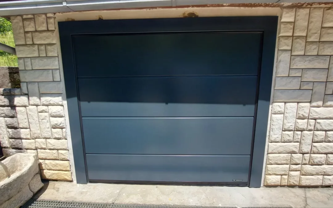 Sekcijska garažna vrata UniPro Renosystem – Maribor