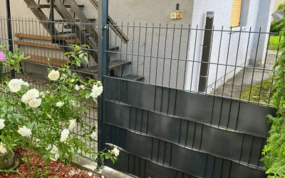 Montaža: Panelna ograja 2D in trakovi za panelno ograjo