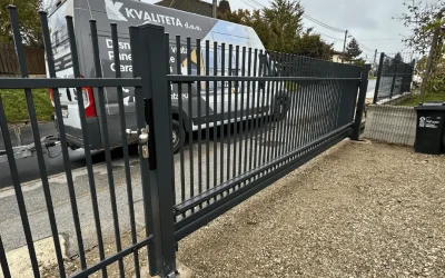 Montaža: Drsna dvoriščna samonosna vrata – Maribor