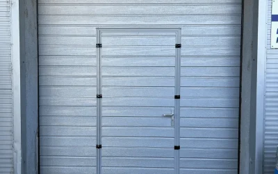 Montaža: UniPro sekcijska garažna vrata – Ljubljana